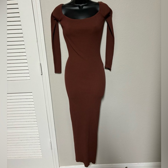 Baddieville Chocolate Dress - Picture 2 of 4